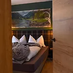 Dağ evi Lerchpeuntgut Almchalets *