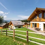 Lerchpeuntgut Almchalets *