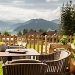 Chalet Lerchpeuntgut Almchalets *
