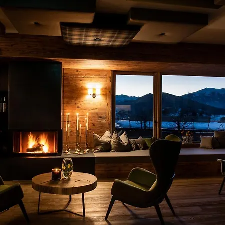 Lerchpeuntgut Almchalets * Tamsweg