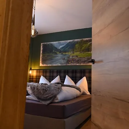 Lerchpeuntgut Almchalets * Tamsweg