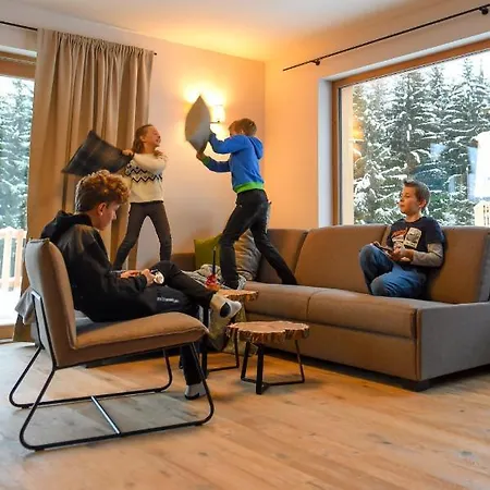 Alpesi faház Lerchpeuntgut Almchalets