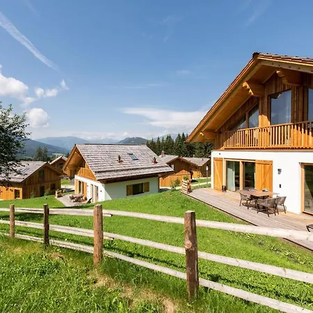 Lerchpeuntgut Almchalets *