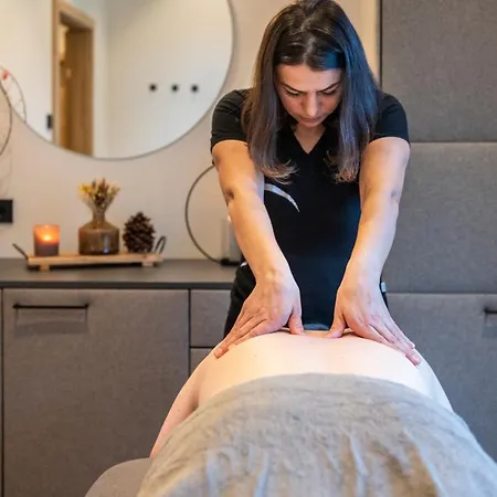 Lerchpeuntgut Almchalets *