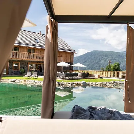 Lerchpeuntgut Almchalets *