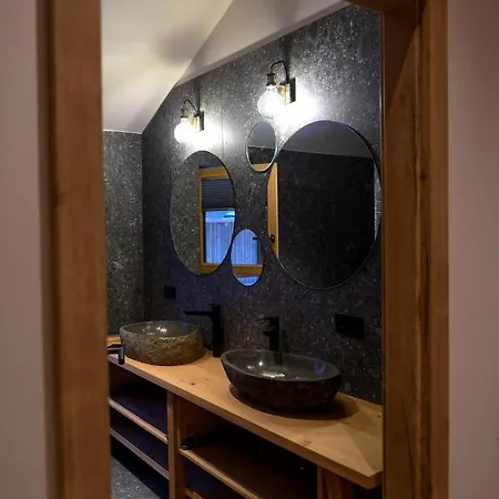 Lerchpeuntgut Almchalets Alpehytte
