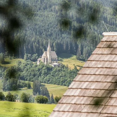 Lerchpeuntgut Almchalets * Tamsweg