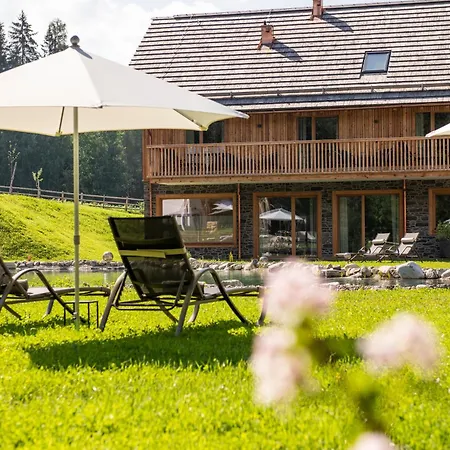 Lerchpeuntgut Almchalets Шале Тамсвег