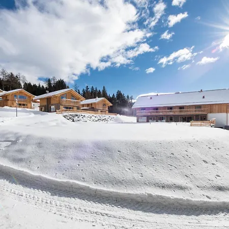 Lerchpeuntgut Almchalets * Tamsweg