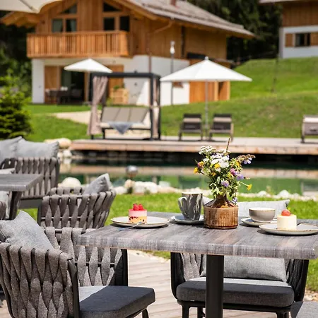 Alpesi faház Lerchpeuntgut Almchalets *