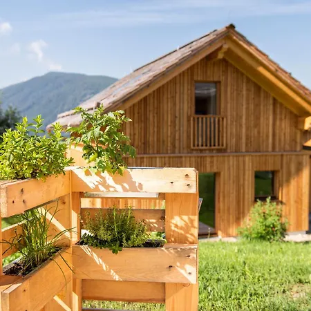 Alpehytte Lerchpeuntgut Almchalets *