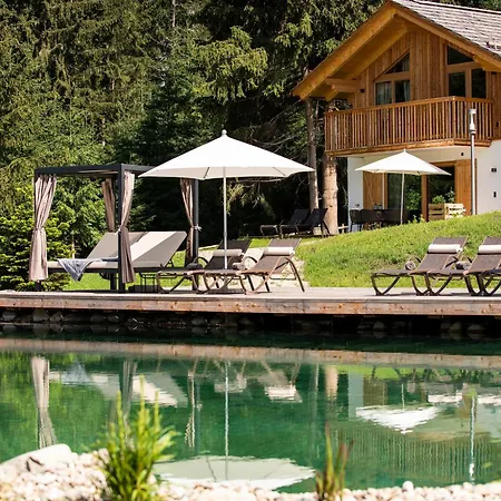 Lerchpeuntgut Almchalets * Tamsweg