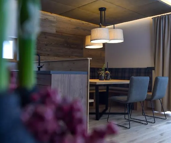 Lerchpeuntgut Almchalets * Tamsweg